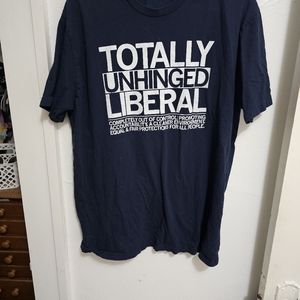 Ray gun t-shirt. Sz xl unhinged librel great for the election year.color Navy